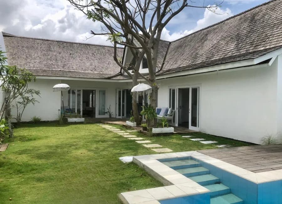 Vila Arsitek Modern di Kerobokan Hunian eksklusif dekat Seminyak