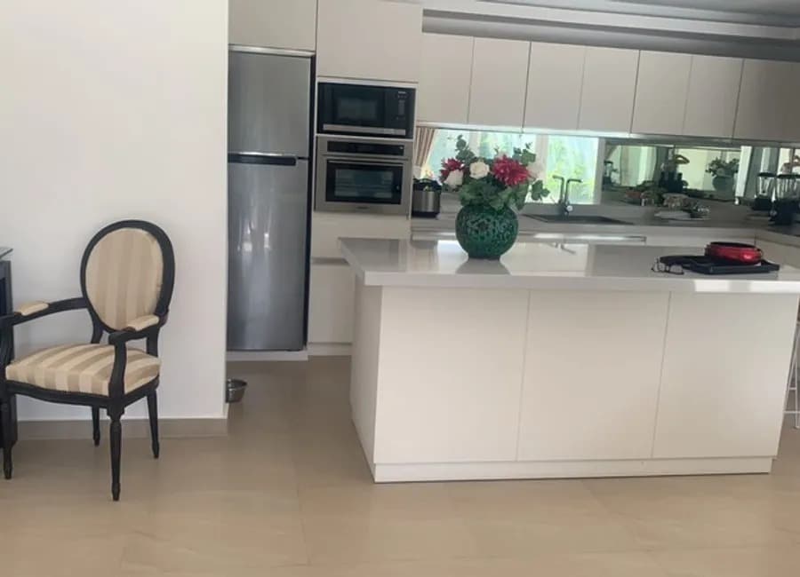 Leasehold - Spacious Renovated Villa with Large Garden in Prime Umalas Location 3