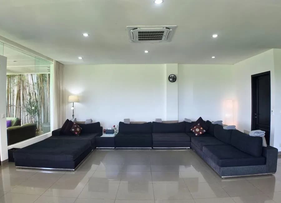 Rare Cliffside Villa in Jimbaran with Panoramic Ocean Views 4