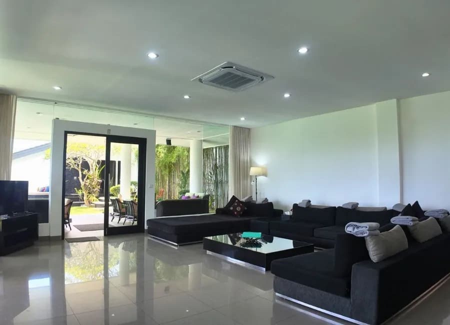 Rare Cliffside Villa in Jimbaran with Panoramic Ocean Views 5