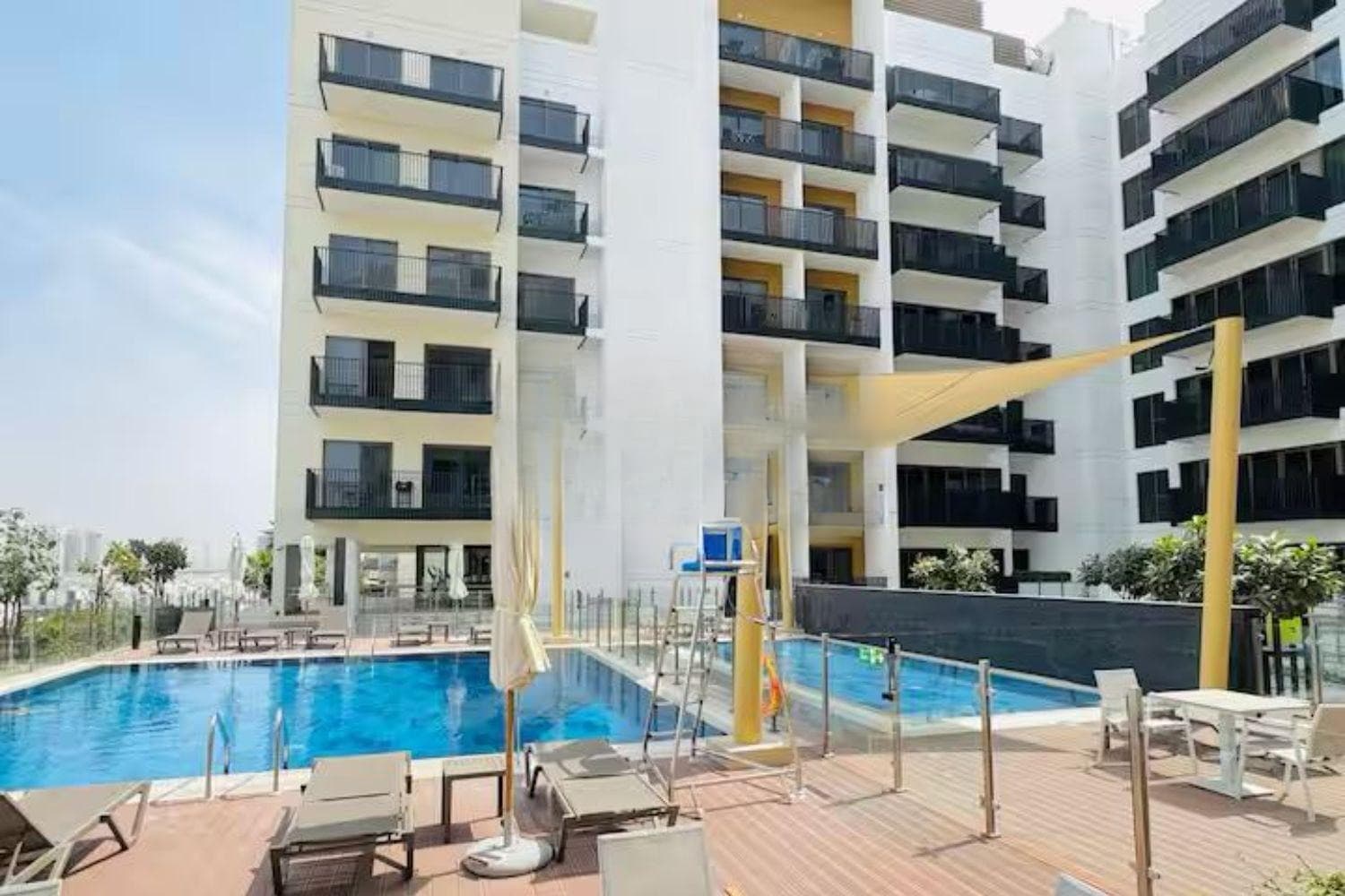 1 Bedroom Apartment in Avenue Residence 4 4