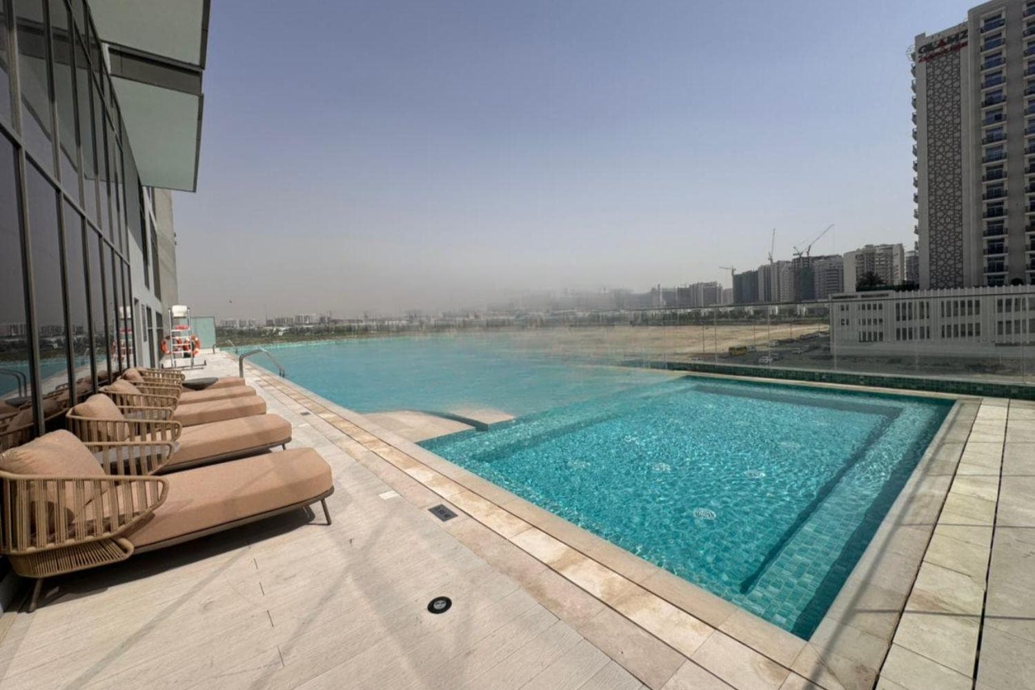 1 Bedroom Apartment in Avenue Residence 4 5