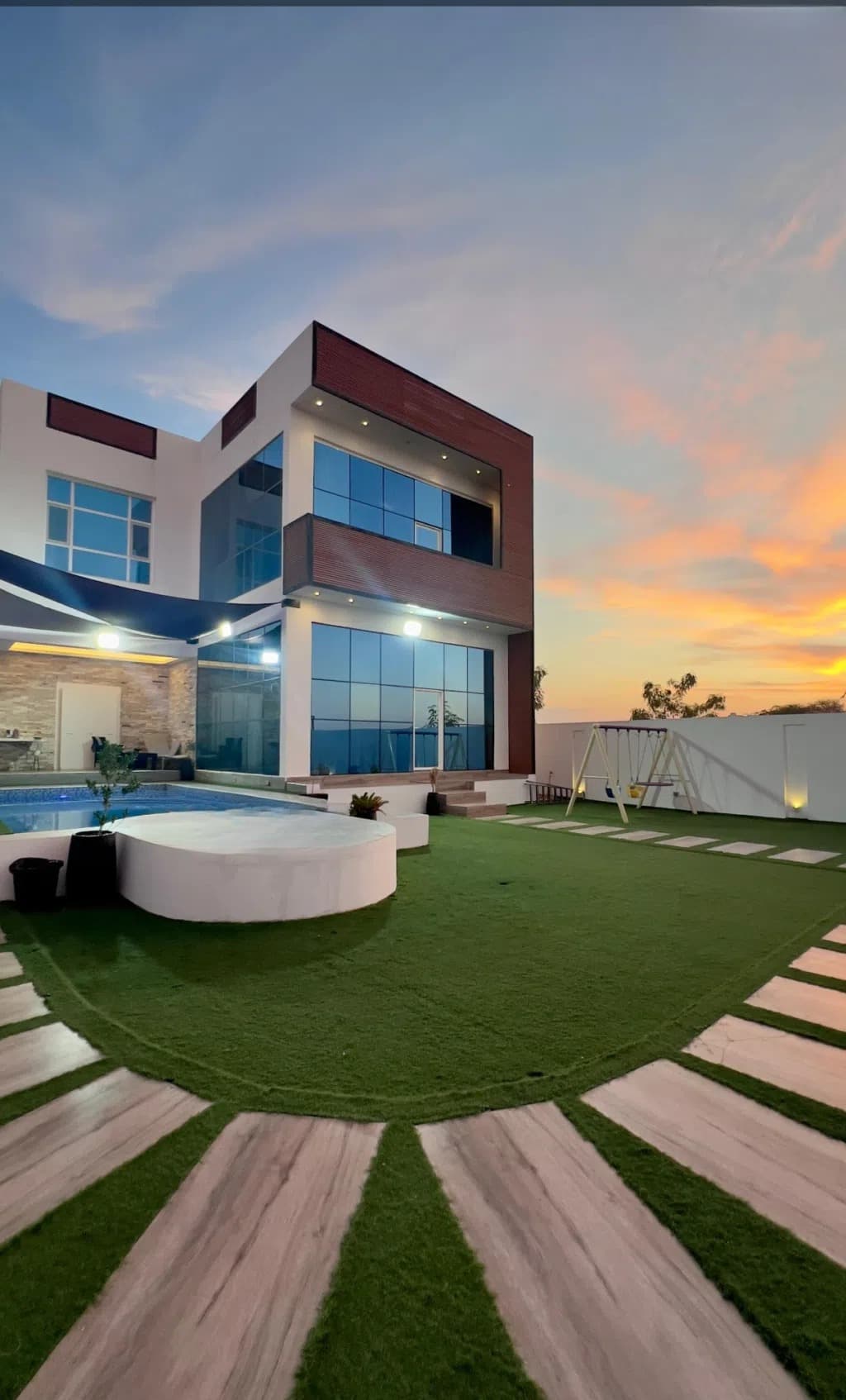 4-bedroom villa for rent in Muscat 2
