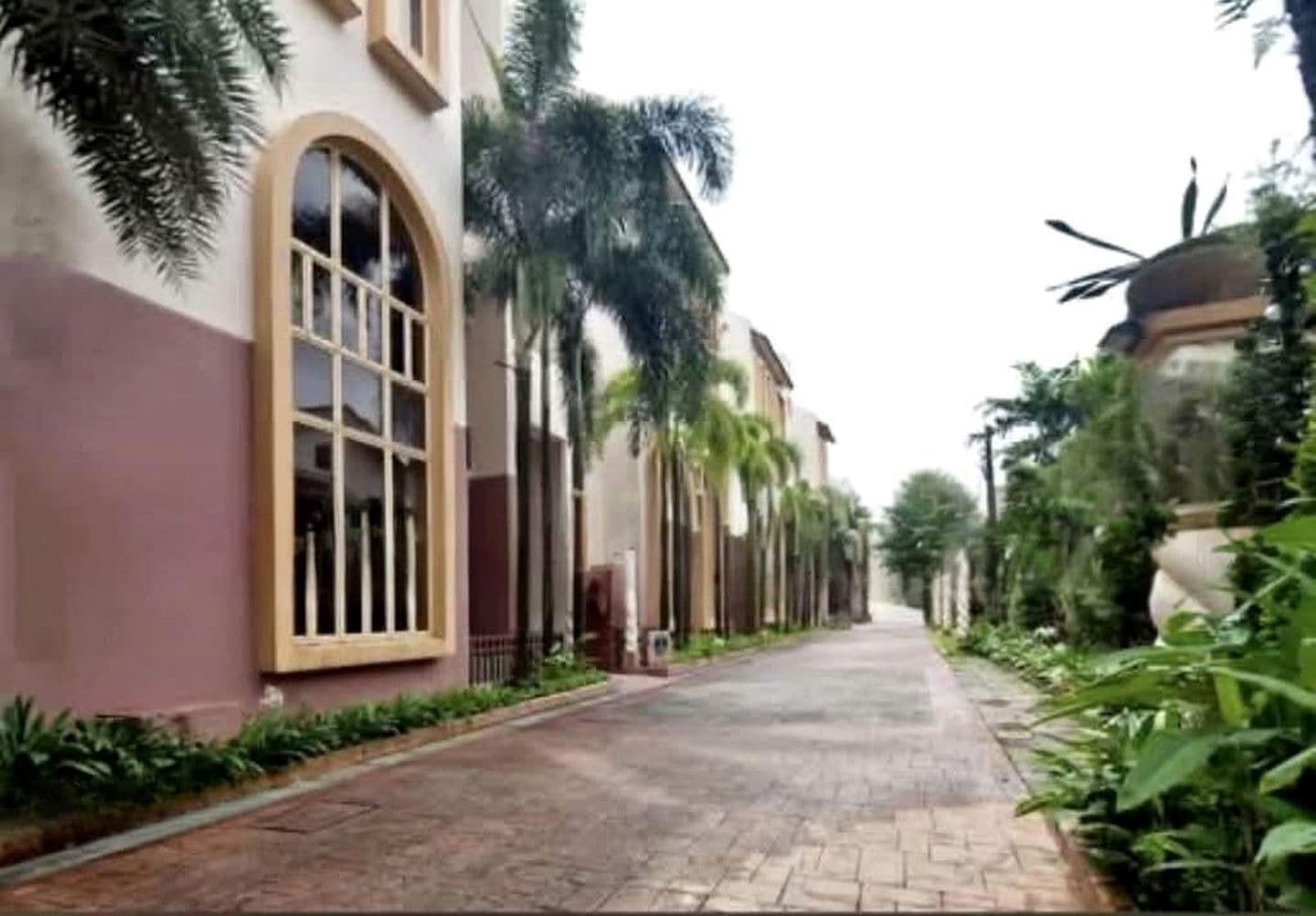 Villa Azura (D10), Condominium - For Rent 2