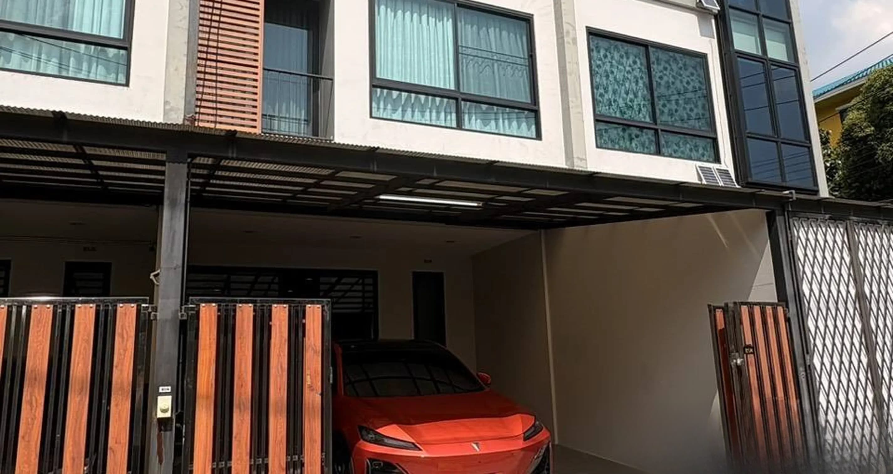 5 Punna Withi 31 Alley, Khwaeng Bang Chak, Khet Phra Khanong