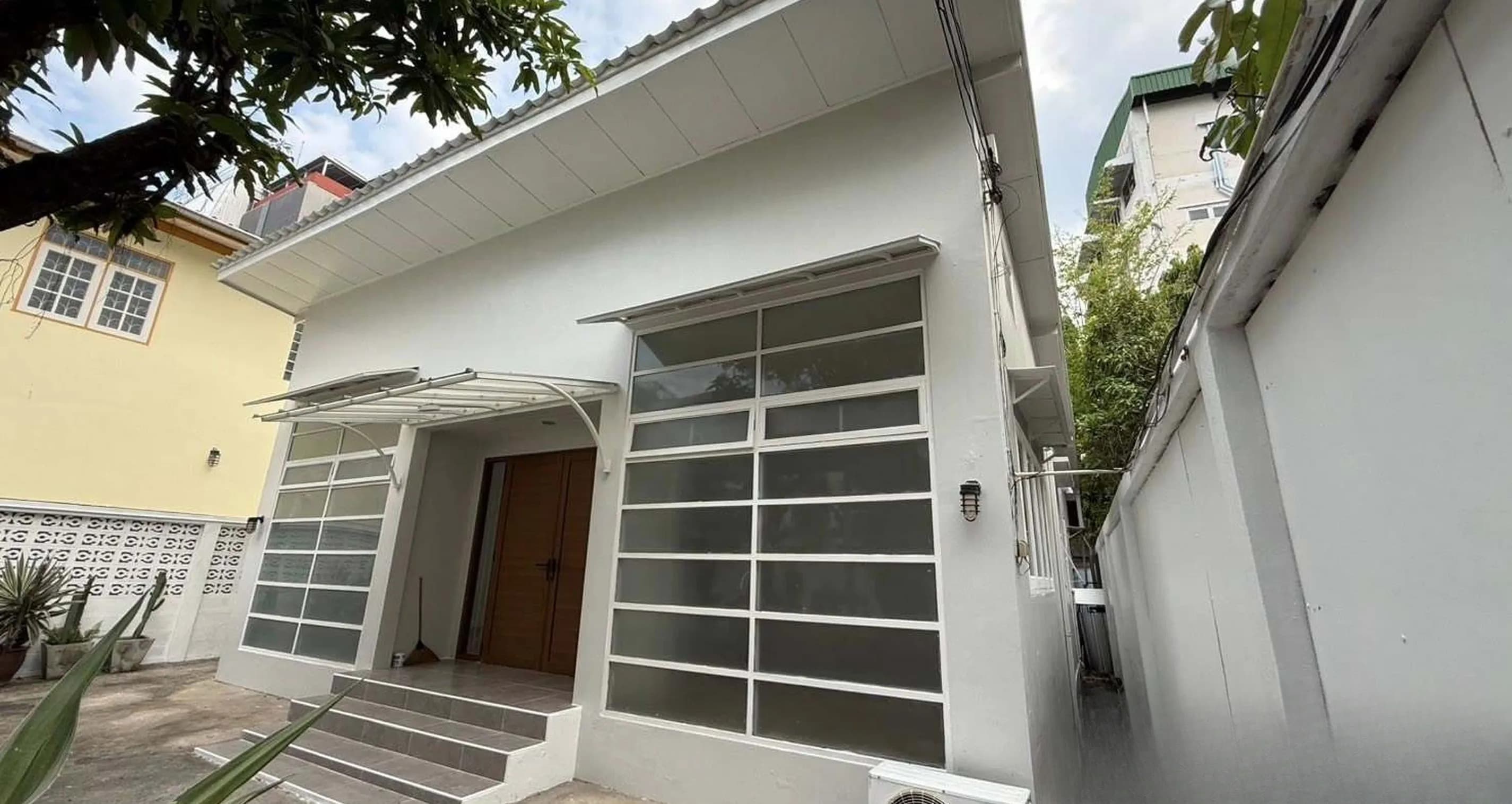 House for Rent: Detached Single-Story House Near BTS Thong L